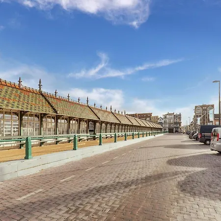 Spacious Near Seafront *