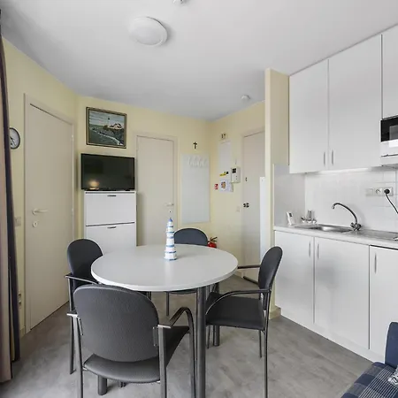 Spacious Near Seafront *